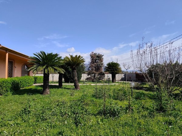 casa indipendente in vendita a Latina in zona Borgo Carso