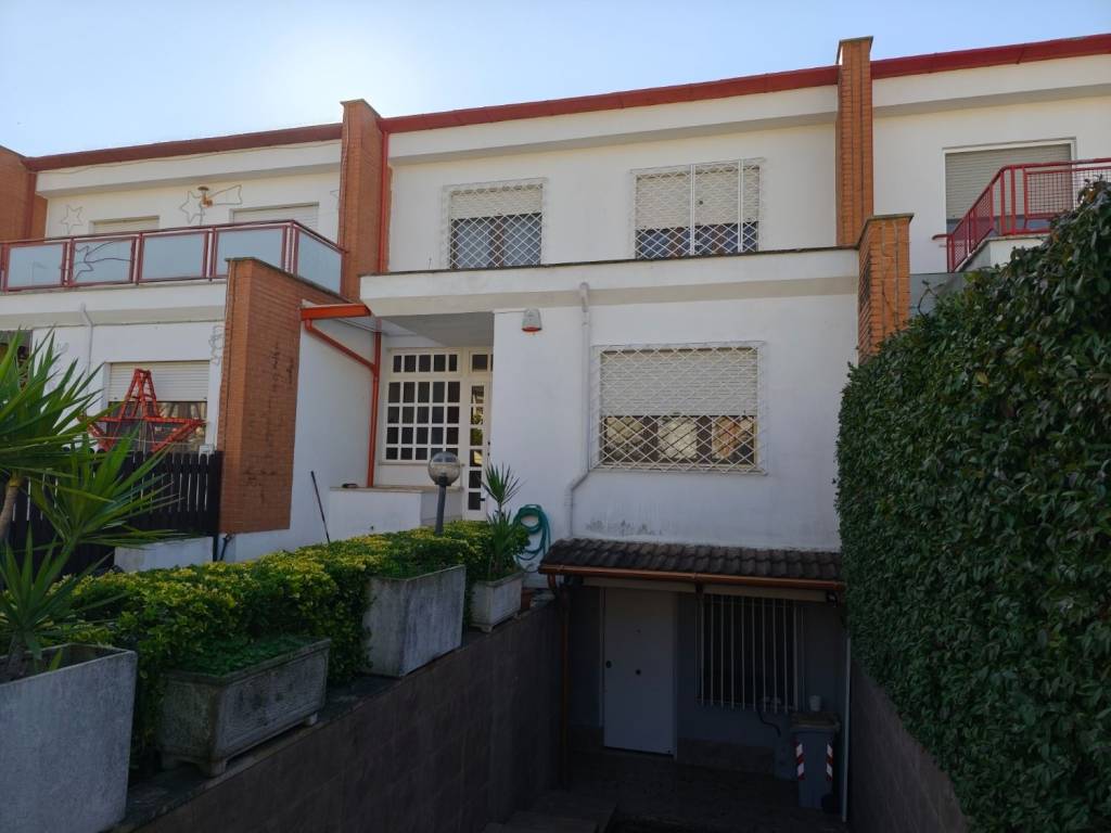 casa indipendente in vendita a Latina in zona Borgo Isonzo