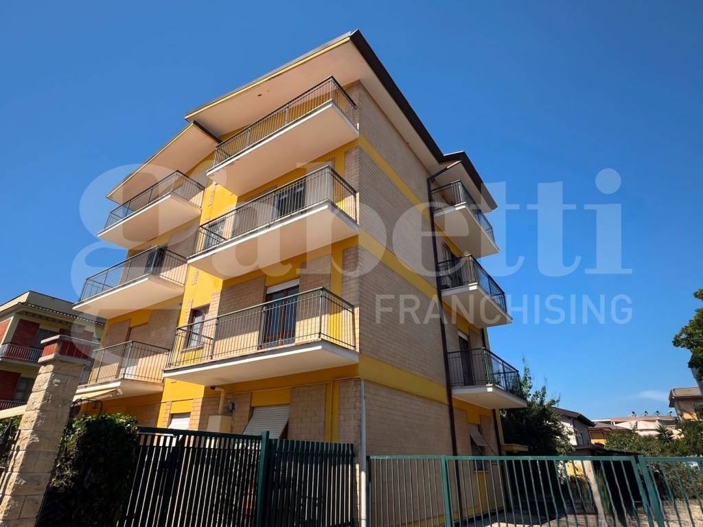 intera palazzina in vendita a Latina