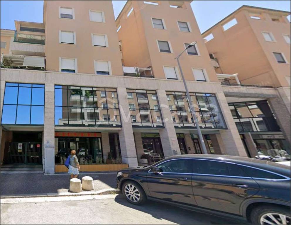 ufficio in vendita a Latina in zona Centro Città