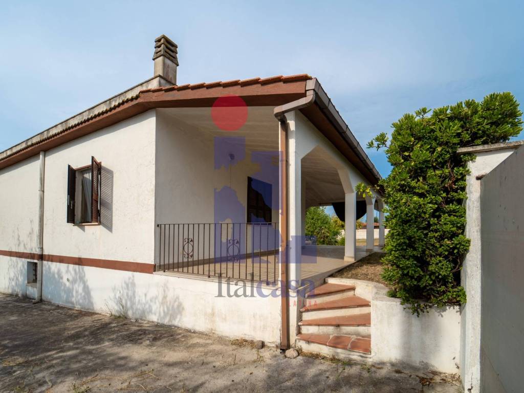 casa indipendente in vendita a Latina in zona Santa Rosa