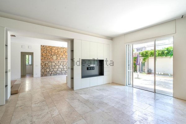 casa indipendente in vendita a Latina