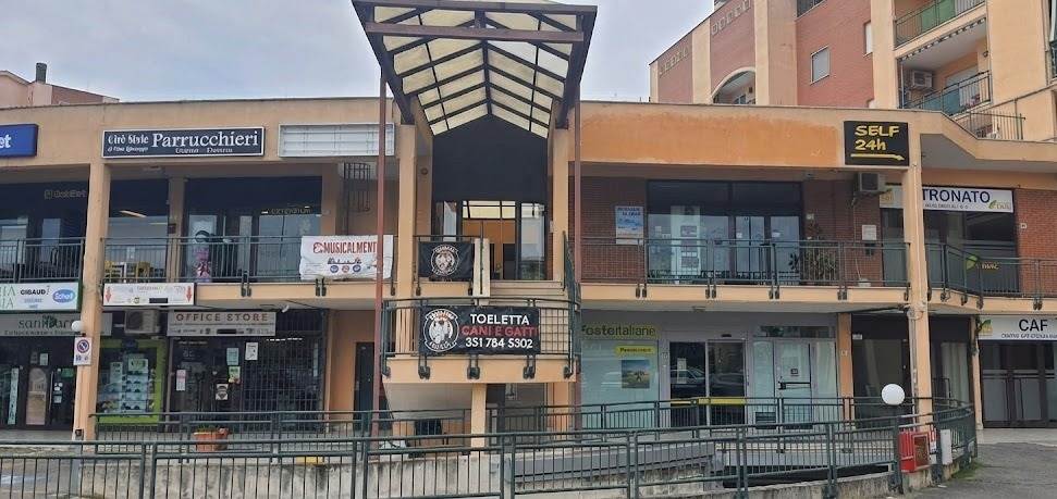 locale commerciale in vendita a Latina in zona Borgo Isonzo