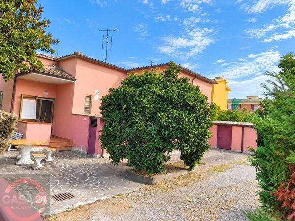 casa indipendente in vendita a Latina in zona Epitaffio