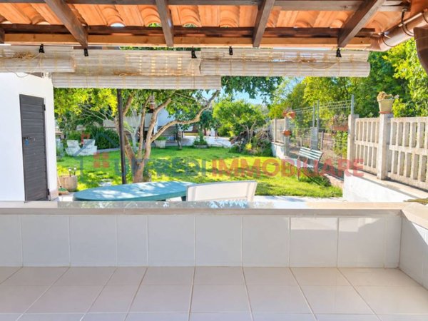 casa indipendente in vendita a Latina in zona Foce Verde