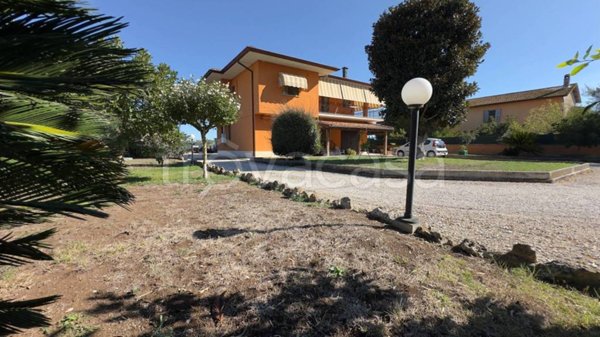 casa indipendente in vendita a Latina