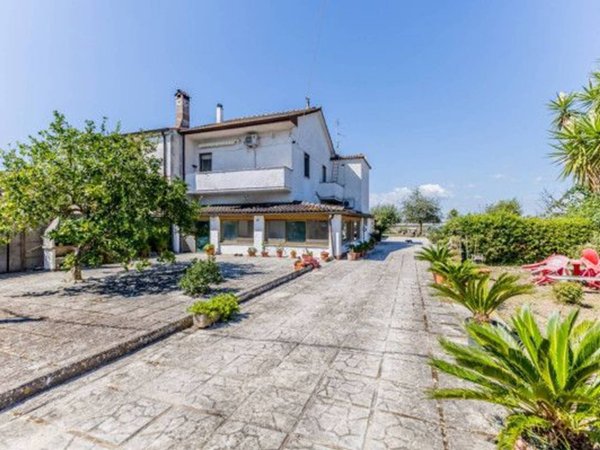 casa indipendente in vendita a Latina in zona Borgo San Michele