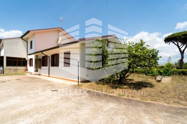 casa indipendente in vendita a Latina in zona Borgo Grappa
