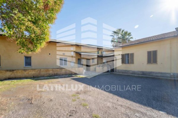 casa indipendente in vendita a Latina in zona Latina Scalo