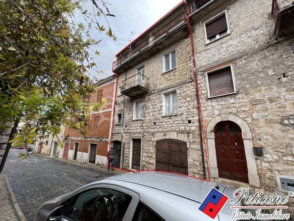 casa indipendente in vendita a Lenola