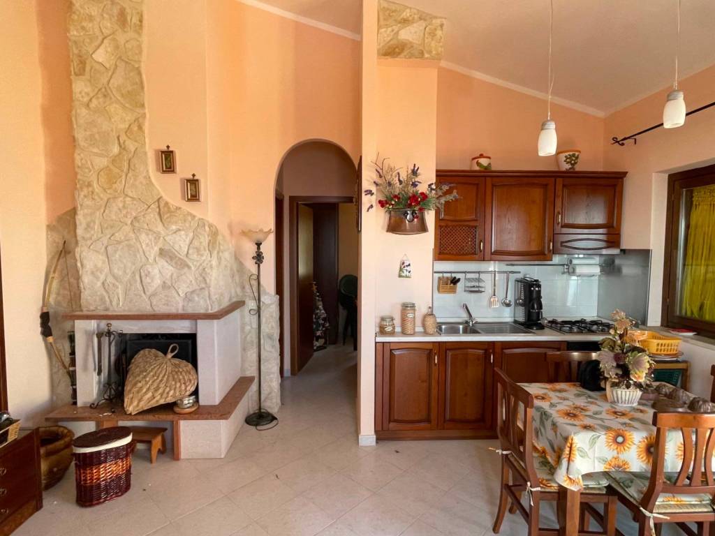 appartamento in vendita a Lenola in zona Carduso