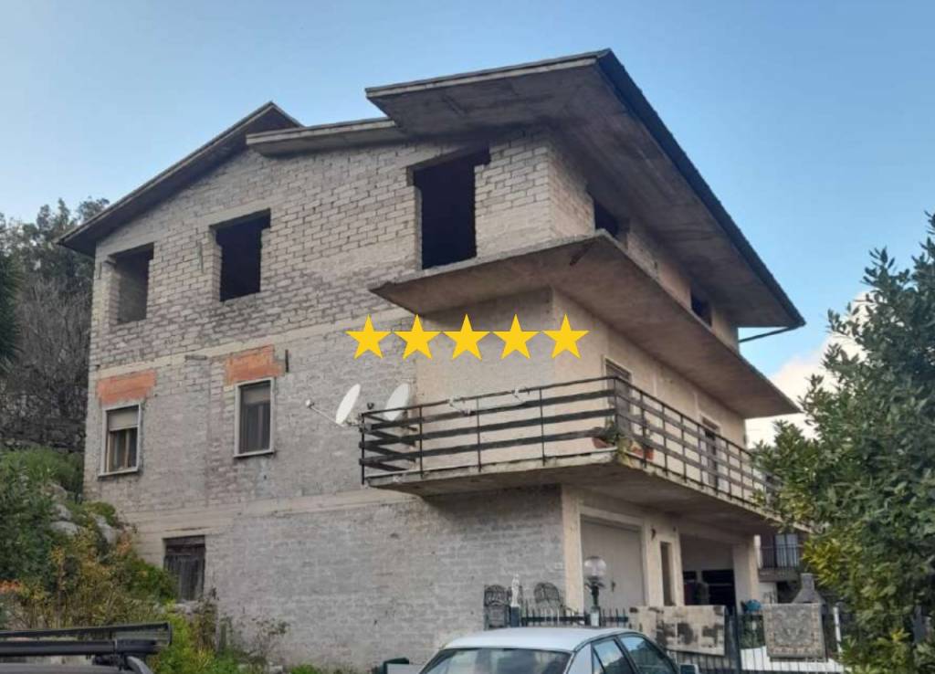 appartamento in vendita a Lenola in zona Passignano