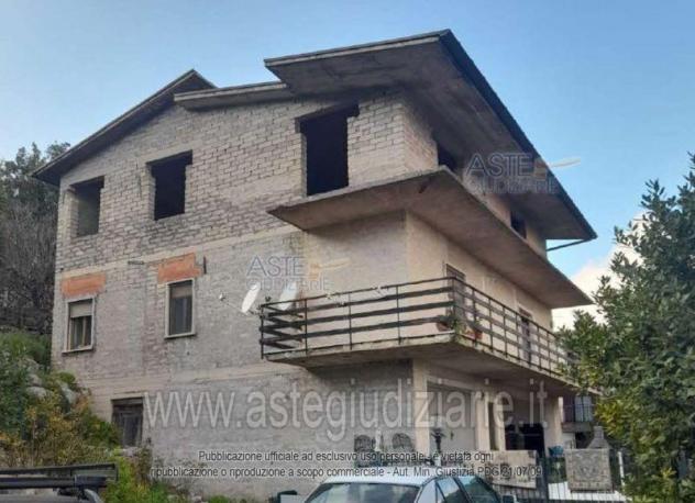 casa indipendente in vendita a Lenola in zona Passignano