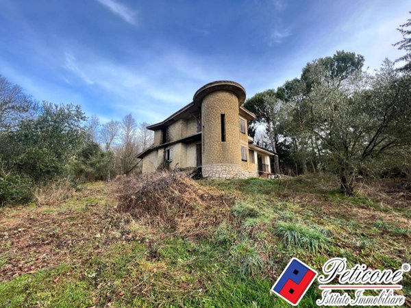 casa indipendente in vendita a Lenola in zona Ambrifi
