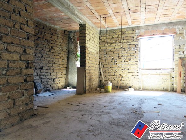 appartamento in vendita a Lenola