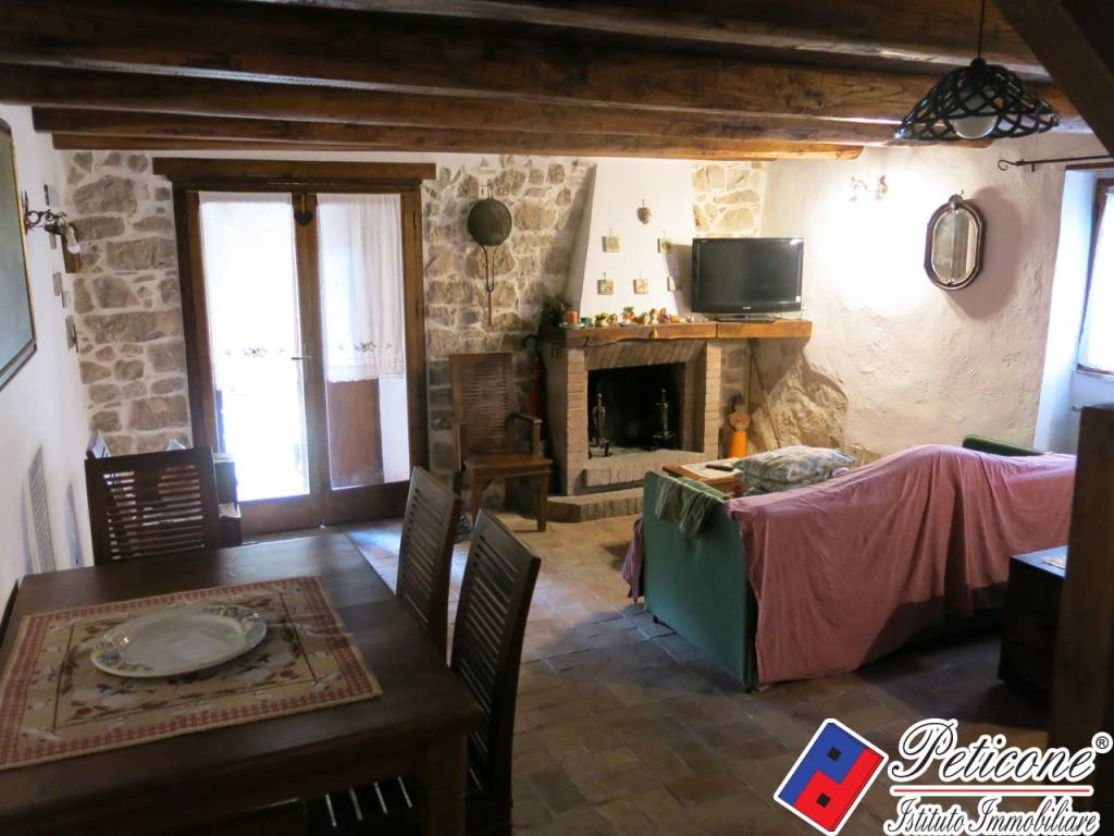 appartamento in vendita a Lenola