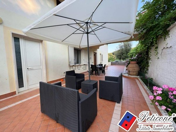 appartamento in vendita a Lenola in zona Passignano