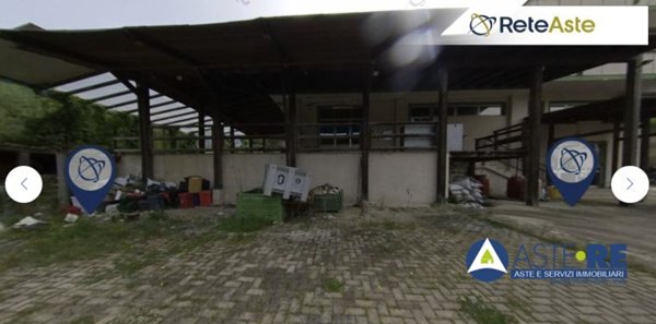 capannone in vendita a Lenola