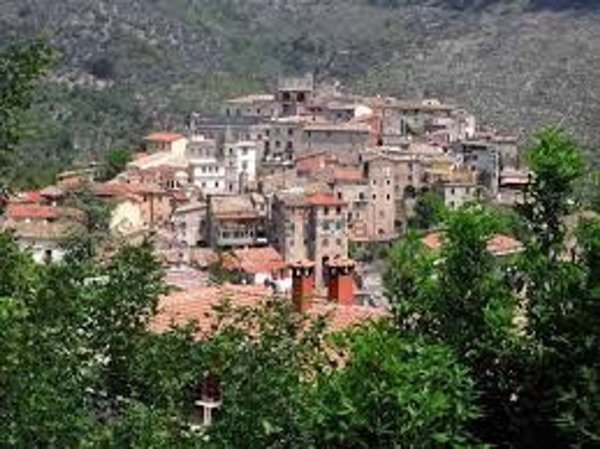 terreno edificabile in vendita a Lenola