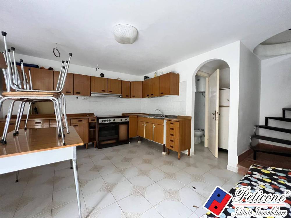 appartamento in vendita a Lenola in zona Ambrifi