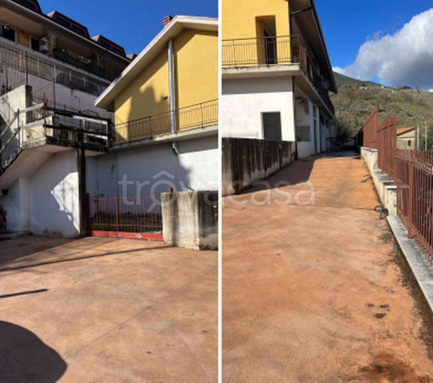 casa indipendente in vendita a Lenola