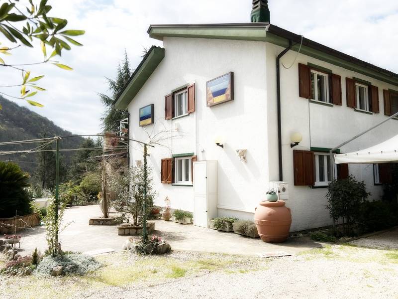casa indipendente in vendita a Lenola
