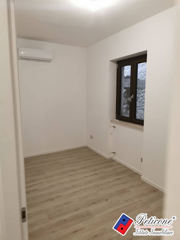 appartamento in vendita a Lenola in zona Ambrifi