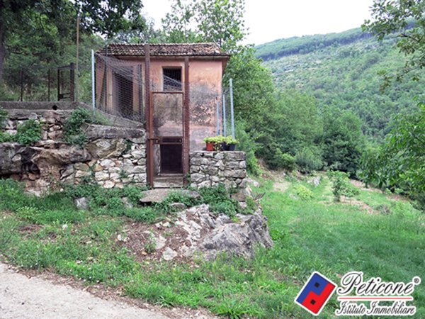 casa indipendente in vendita a Lenola in zona Ambrifi