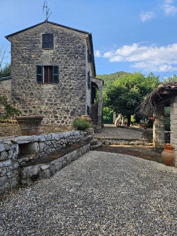 casa indipendente in vendita a Lenola