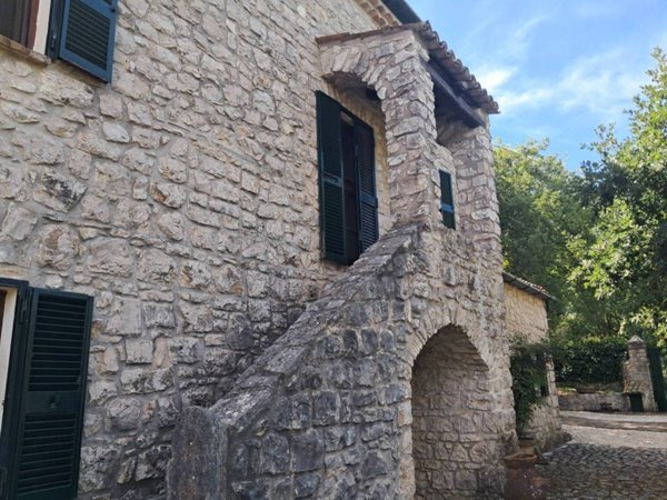 casa indipendente in vendita a Lenola