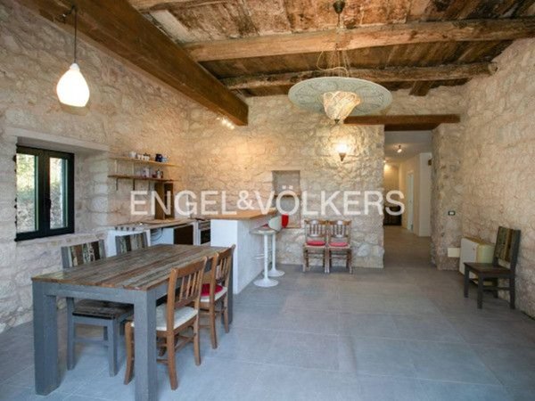 casa indipendente in vendita a Lenola in zona Passignano