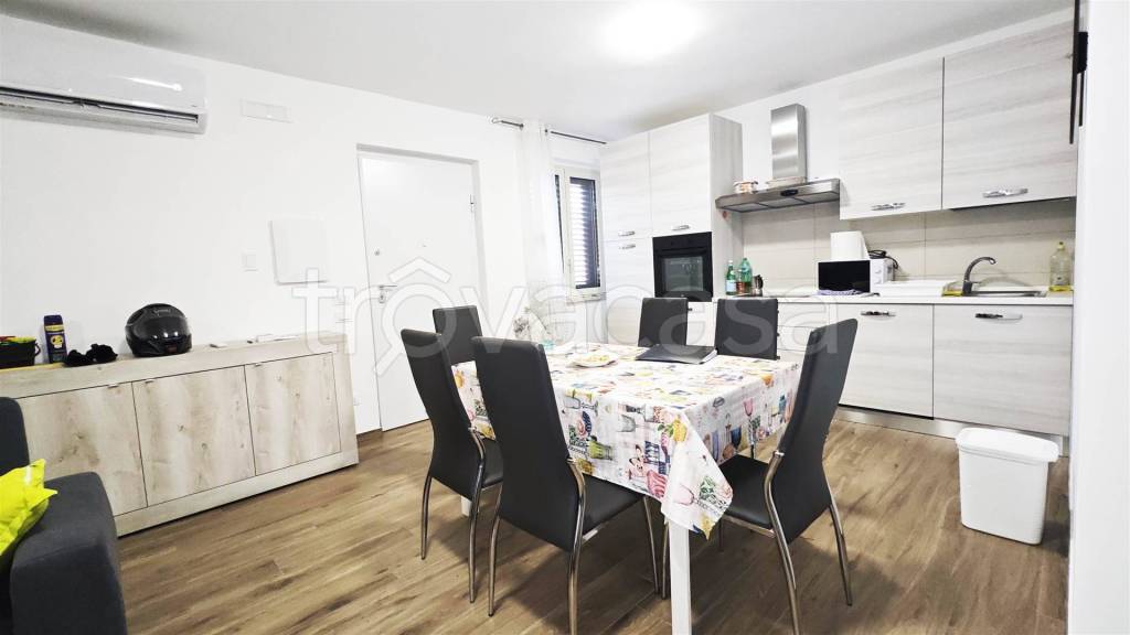 appartamento in vendita a Lenola in zona Ambrifi