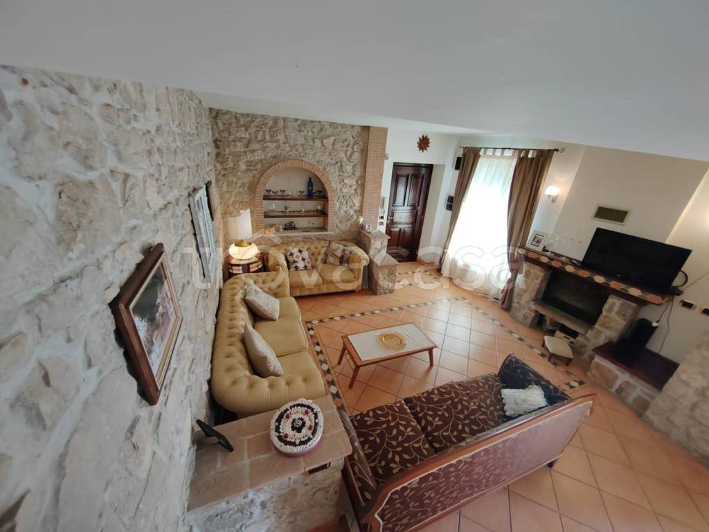 casa indipendente in vendita a Maenza