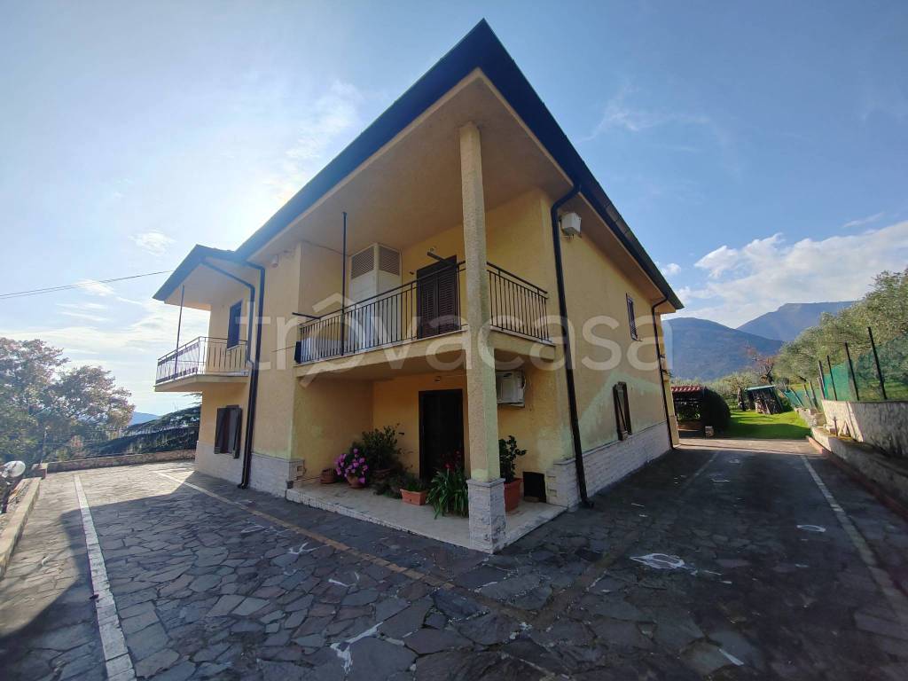casa indipendente in vendita a Maenza in zona Monte Acuto