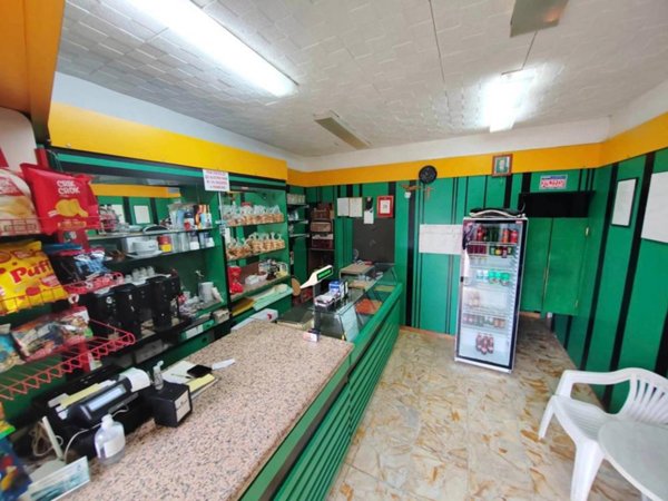 locale commerciale in vendita a Maenza