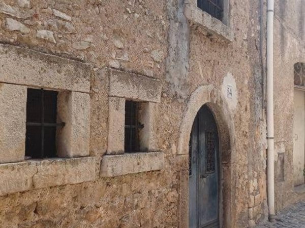 locale commerciale in vendita a Maenza