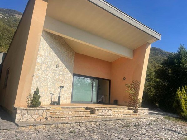 casa indipendente in vendita a Maenza in zona Monte Acuto