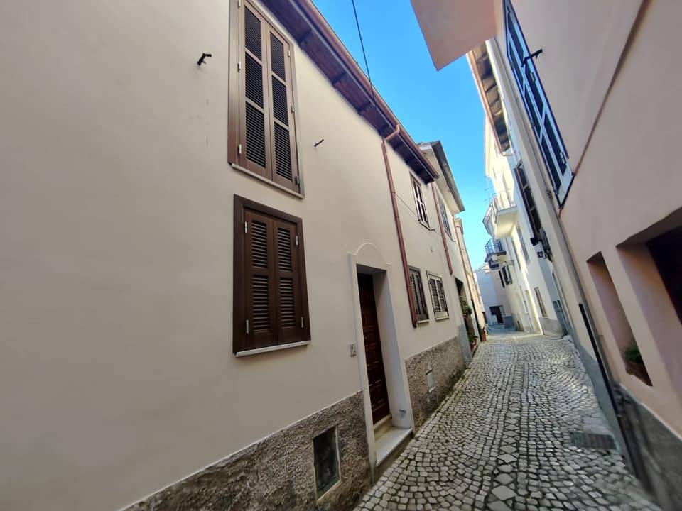 casa semindipendente in vendita a Maenza