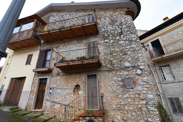 casa indipendente in vendita a Maenza