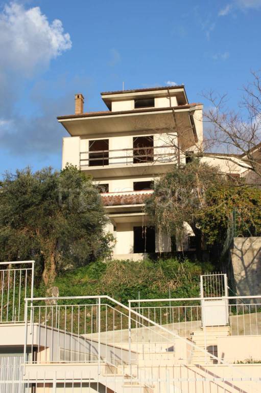 casa indipendente in vendita a Minturno in zona Pulcherini