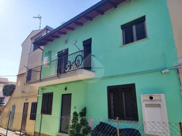 casa indipendente in vendita a Minturno in zona Scauri