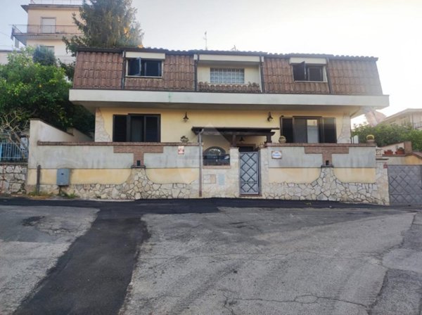 casa indipendente in vendita a Minturno