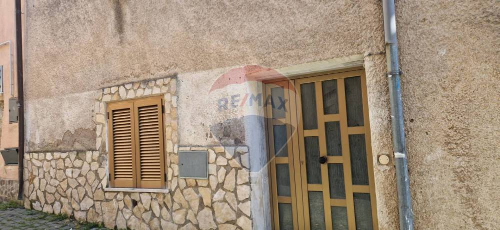 casa indipendente in vendita a Minturno in zona Pulcherini