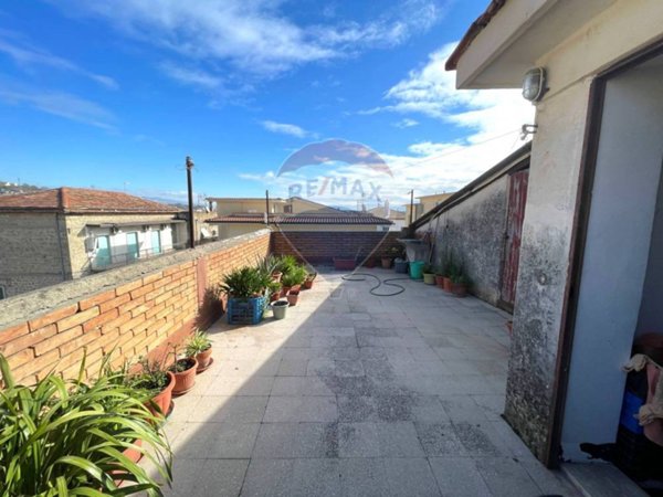 appartamento in vendita a Minturno in zona Scauri