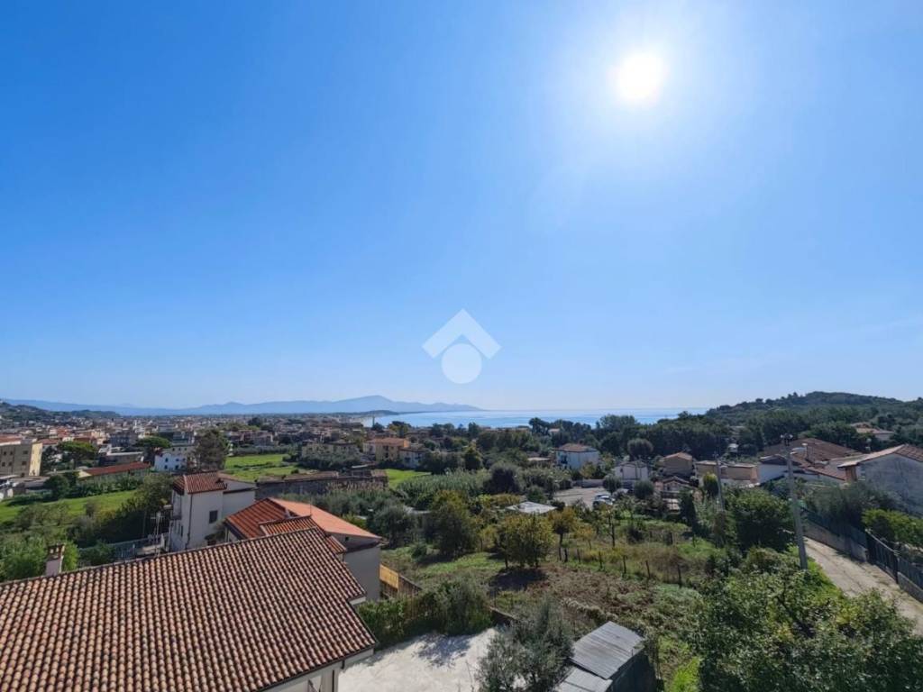 appartamento in vendita a Minturno in zona Scauri