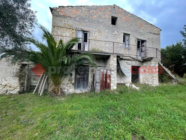 casa indipendente in vendita a Minturno