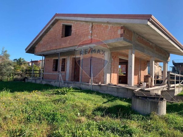 casa indipendente in vendita a Minturno in zona Marina
