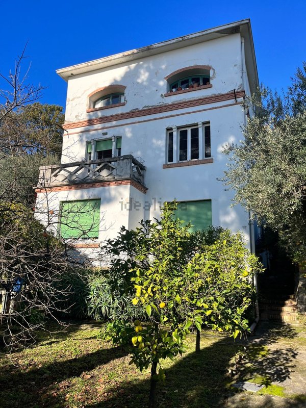 casa indipendente in vendita a Minturno in zona Scauri