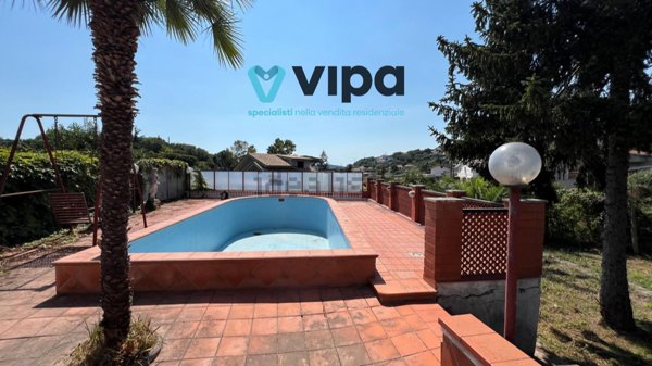 casa indipendente in vendita a Minturno