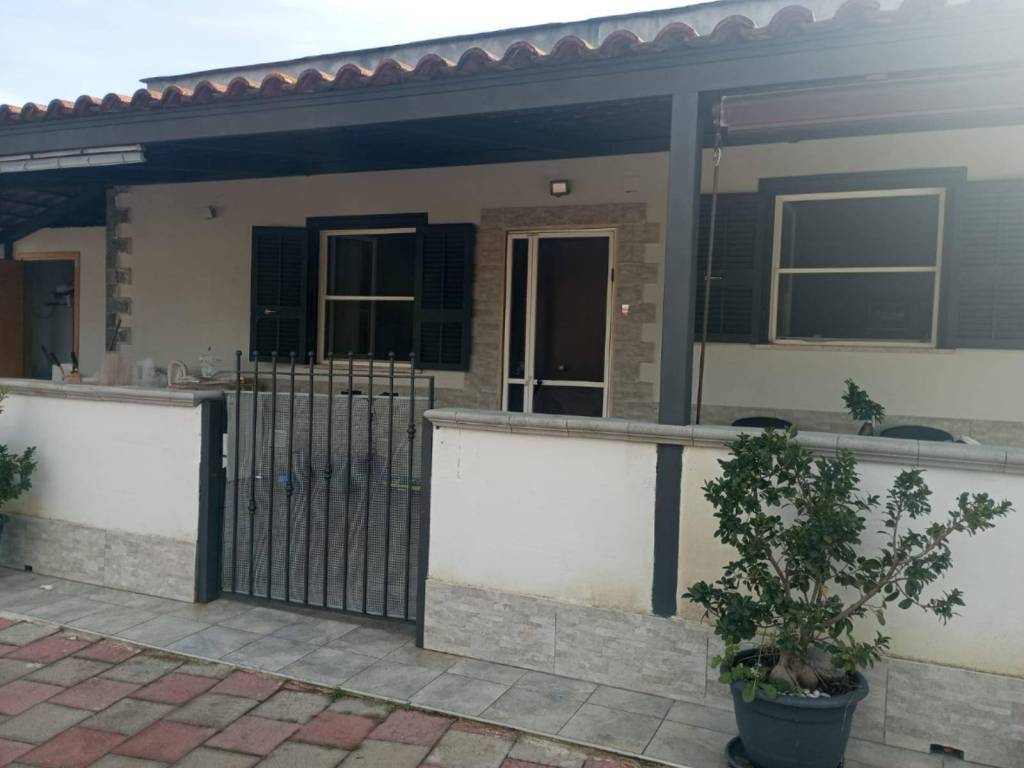 casa indipendente in vendita a Minturno in zona Marina